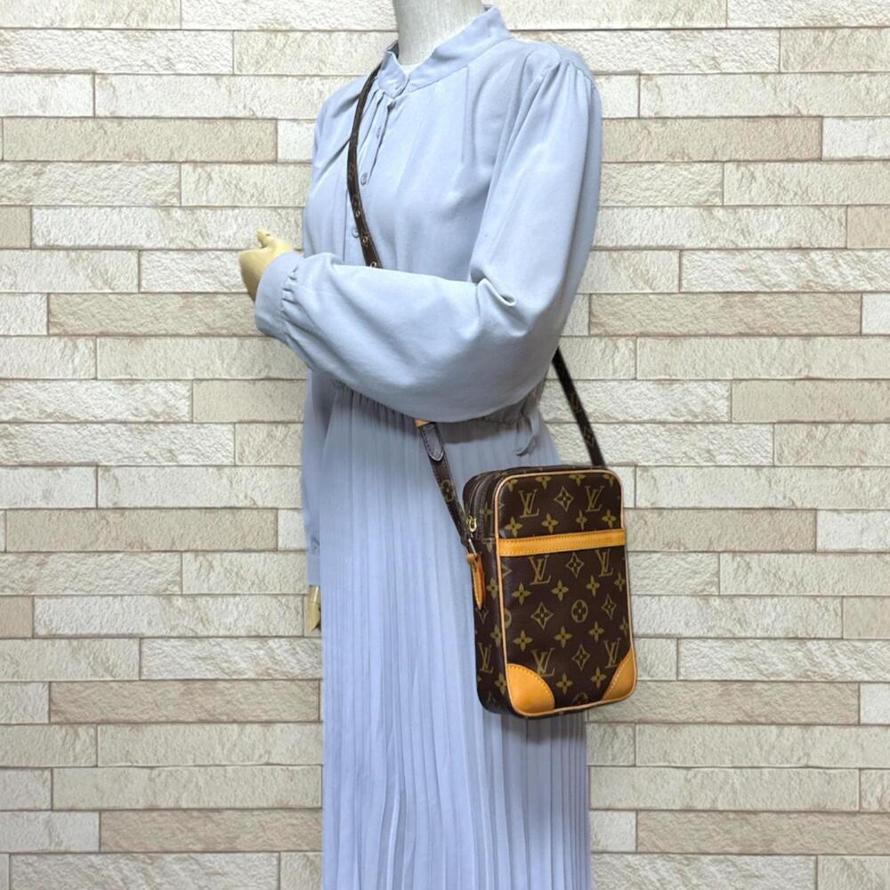 LOUIS VUITTON Authentic Brown Monogram Canvas Shoulder Bag - Picture 2 of 12